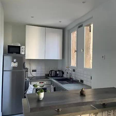 Bright & Stylish | Batignolles Daire