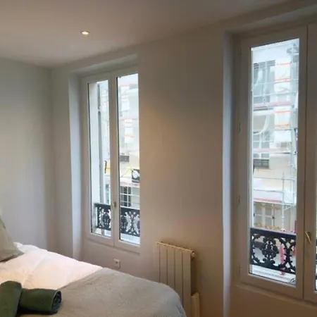 Bright & Stylish | Batignolles Paris